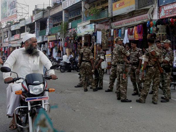 ಹಲವೆಡೆ ಕರ್ಫ್ಯೂ