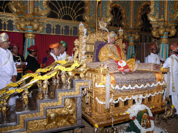 ಕಳೆದ ವರ್ಷ 10 ಲಕ್ಷ ರೂ ನೀಡಿಕೆ