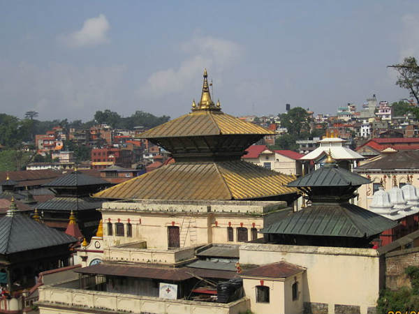 ವಿವಿಧೆಡೆಗಳಿಂದ ನೇಪಾಳಕ್ಕೆ ತೆರಳಿದ್ದ ಪ್ರವಾಸಿಗರು ವಿವಿಧೆಡೆಗಳಿಂದ ನೇಪಾಳಕ್ಕೆ ತೆರಳಿದ್ದ ಪ್ರವಾಸಿಗರು