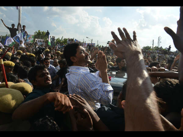 ಜೈಲಿನಿಂದ ಹೊರಕ್ಕೆ