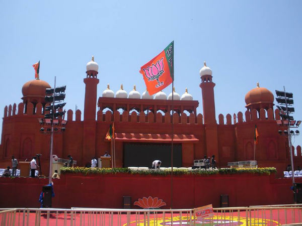 ಕಾಂಗ್ರೆಸ್ ಪಕ್ಷದದ್ದು ಎರಡೆರಡು ನೀತಿ 