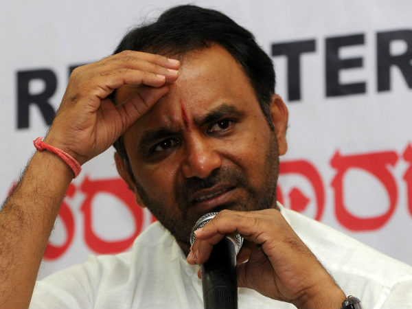 ರಾಜ್ಯಪಾಲರಿಗೆ ದೂರು ರಾಜ್ಯಪಾಲರಿಗೆ ದೂರು