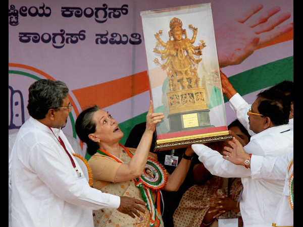 ಮಂಡ್ಯದಲ್ಲಿ ಸೋನಿಯಾ