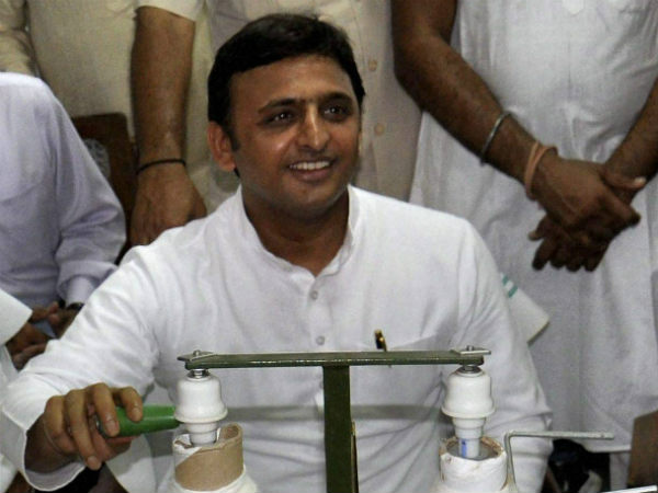 ಚರಕ ಹಿಡಿದ ಸಿಎಂ