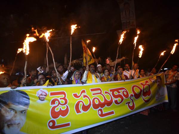 ಟಿಡಿಪಿಗೂ ಬೀದಿಗಿಳಿದಿದೆ.