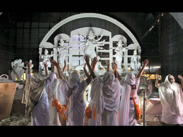 ವಿಧವೆಯರಿಂದ ಪೂಜೆ