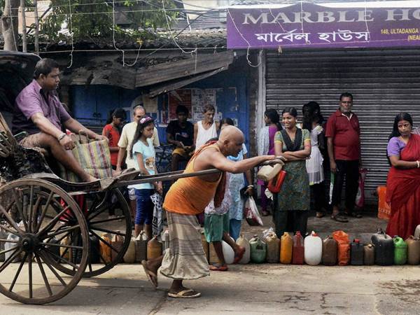 ಸಂಭ್ರಮದ ನಡುವೆ