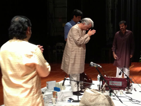 ದುಡ್ಡನ್ನೇ ಬಯಸಿ ದಿನವ ಕಳೆಯಬೇಡ