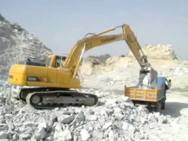 ಅಕ್ರಮ ಗಣಿಗಳ ಮೇಲೆ ದಾಳಿ