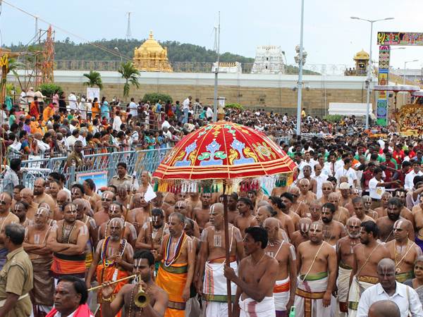 ವಾಹನ ಸೇವೆ ಮೊದಲ ದಿನ 