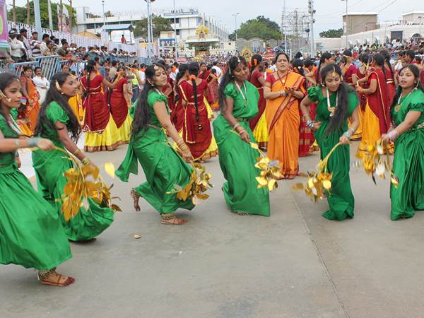ವಾಹನ ಸೇವೆ ಒಂಭತ್ತನೇ ದಿನ