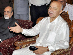 terrorism-muslims-wrongful-arrests-home-minister-shinde-backtracks terrorism-muslims-wrongful-arrests-home-minister-shinde-backtracks