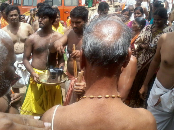 'ಜಾತ ಬ್ರಾಹ್ಮಣ'ರಿಗೆ ಮೀಸಲಾತಿ ಕೊಡಿ