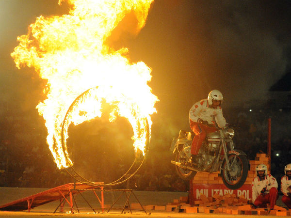 ಸೇನೆಯಿಂದ ಸಾಹಸ ಪ್ರದರ್ಶನ