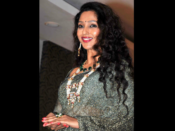 ಚಿನ್ನಾಭರಣ ಪ್ರದರ್ಶನ