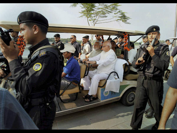 ಆಡ್ವಾಣಿ ಹೊಗಳಿಕೆ