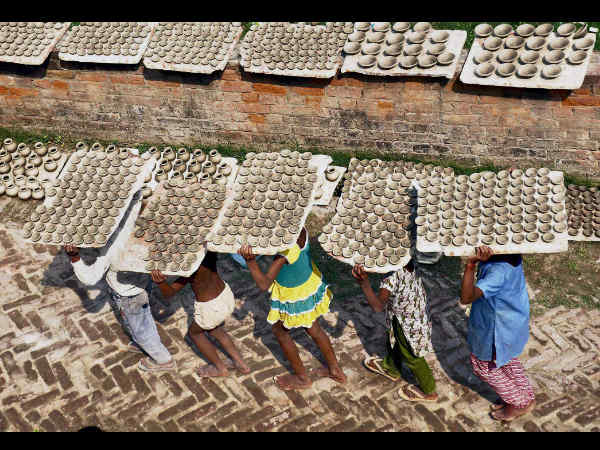 ಮೊರಾದಾಬಾದಿನಲ್ಲಿ 