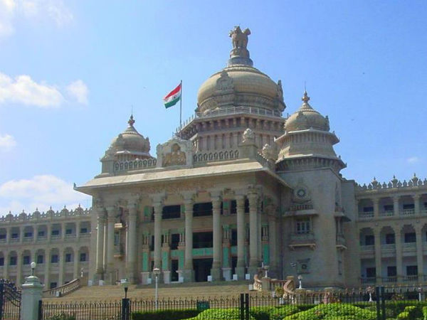ವಿಧಾನಸೌಧಕ್ಕೆ ಮುತ್ತಿಗೆ