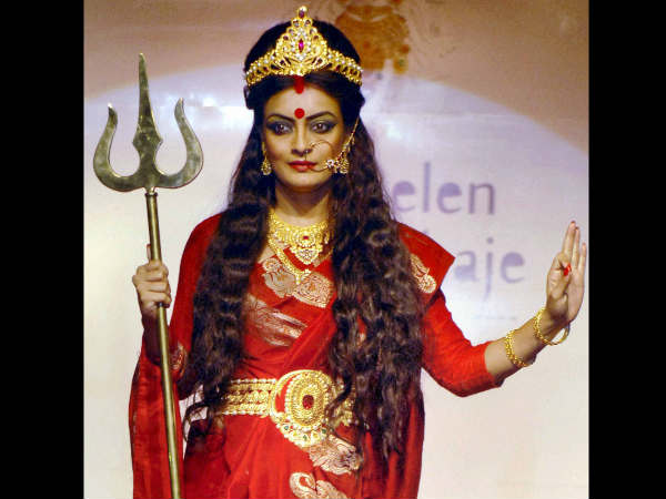 ಗೌರಿ ಆಭರಣಧಾರಿ