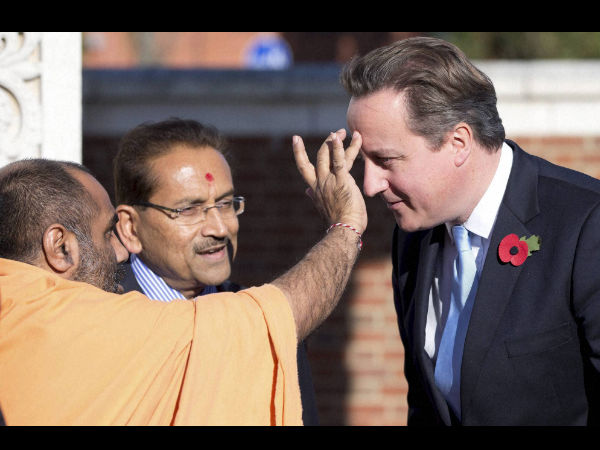 ಪ್ರಧಾನಿಗೆ ತಿಲಕ ಪ್ರಧಾನಿಗೆ ತಿಲಕ