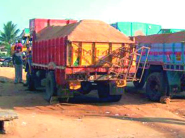 ಶಿವಮೊಗ್ಗದಲ್ಲಿ ಮರಳು ಲಾರಿ ಮುಷ್ಕರ