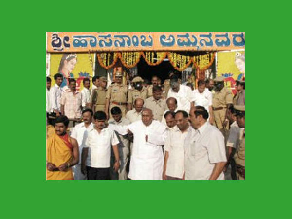 ಕೆಲ್ಸವಿಲ್ಲದ ಲೇಖಕರ ಮಾತು ಕೇಳಿ ಮೌಢ್ಯ ನಿಷೇಧ 