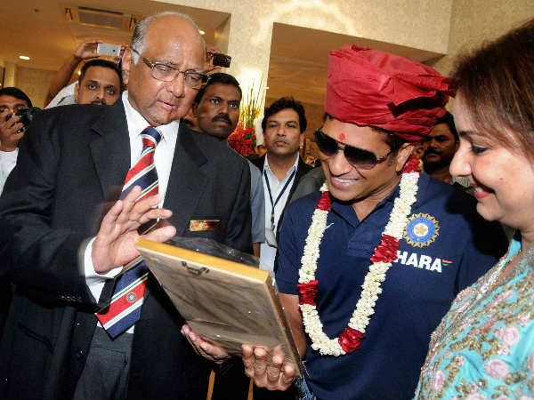 ಸಂಭ್ರಮದಲ್ಲಿ ಸಚಿನ್ ಸಂಭ್ರಮದಲ್ಲಿ ಸಚಿನ್