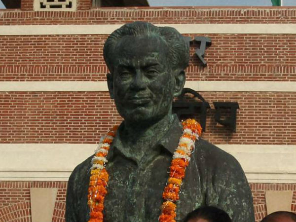 ಅಪ್ರತಿಮ ಹಾಕಿ ಆಟಗಾರ ಧ್ಯಾನಚಂದ್