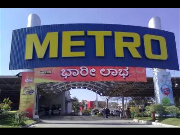 Anekal retailers protest against Metro Cash and Carry