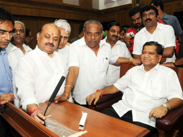 ಚೊಚ್ಚಲ ಅಧಿವೇಶನದ ಗೌರವ ಶೆಟ್ಟರ್ ಮುಡಿಗೆ