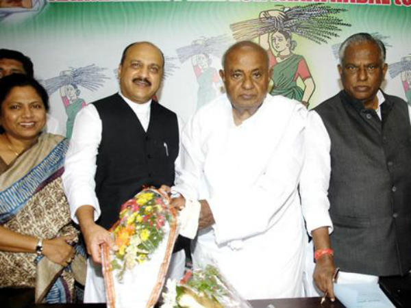 ದ್ವೇಷ ರಾಜಕಾರಣ ಬಿಟ್ಟು ಪಕ್ಷ ಅಧಿಕಾರಕ್ಕೆ ತನ್ನಿ 