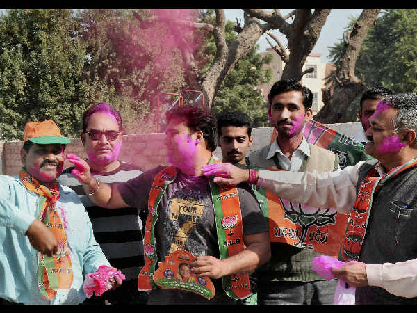 ರಂಗು ರಂಗು