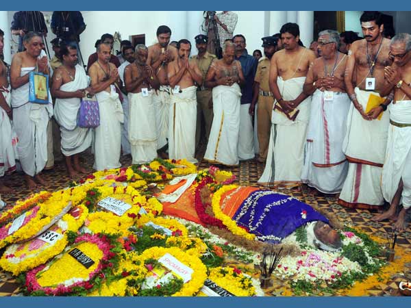 ಮಹಾರಾಜರಿಗೆ ಅಂತಿಮ ನಮನ