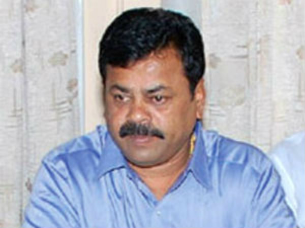 ರೇಣುಚಾರ್ಯ ನೇತೃತ್ವದಲ್ಲಿ ಅಹೋರಾತ್ರಿ ಧರಣಿ