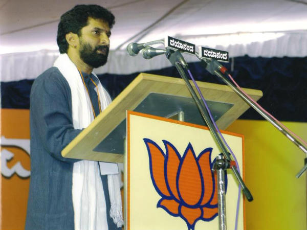ತೆಂಗು ಬೆಳೆಗಾರರಿಗೆ ವಿಶೇಷ ಪ್ಯಾಕೇಜ್ ನೀಡಿ