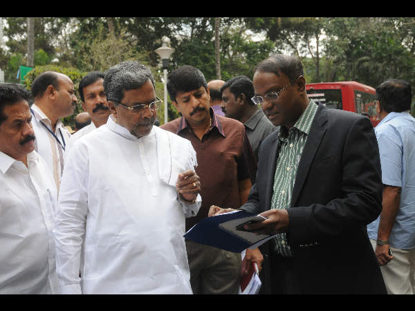 ಸಿಎಂ ಜತೆ ಸಹದ್ಯೋಗಿಗಳು