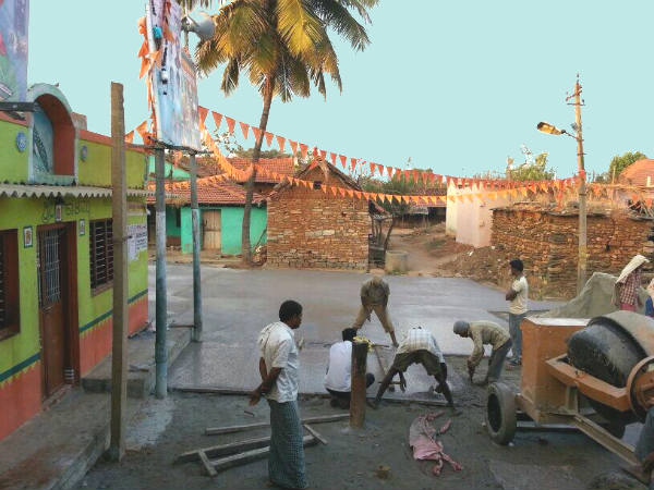 ಕರಡಿ ಕೊಪ್ಪಲು ಗ್ರಾಮದಲ್ಲಿ ಸಿಮೆಂಟ್ ರಸ್ತೆ ನಿರ್ಮಾಣ 