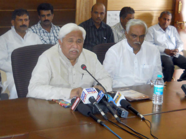 ಕೆರೆಗಳ ಒತ್ತುವರಿಯನ್ನು ತೆರವುಗೊಳಿಸಿ