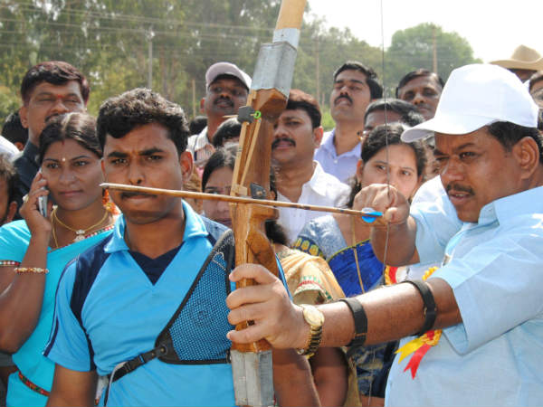 ಬಸವಣ್ಣ ದೇವಾಲಯದ ಹಂಪಿ ಬಜಾರಿನಲ್ಲಿ ಸಾಂಪ್ರದಾಯಿಕ ಆಹಾರ ಮೇಳ ಬಸವಣ್ಣ ದೇವಾಲಯದ ಹಂಪಿ ಬಜಾರಿನಲ್ಲಿ ಸಾಂಪ್ರದಾಯಿಕ ಆಹಾರ ಮೇಳ