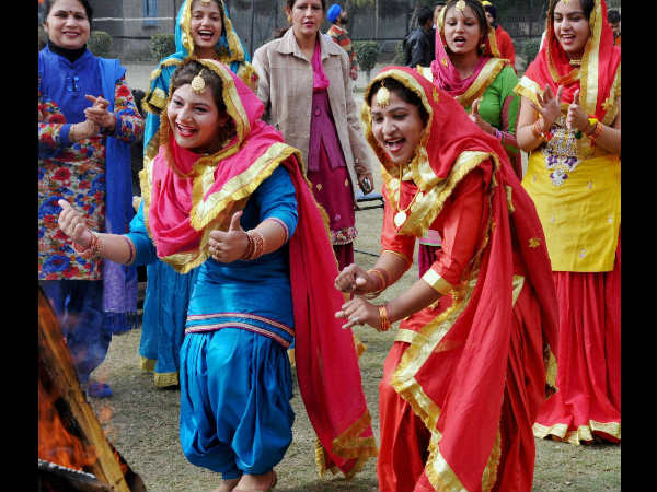 ಅಮೃತಸರದಲ್ಲಿ ಲೋಹ್ರಿ ಹಬ್ಬದ ಆಚರಣೆ