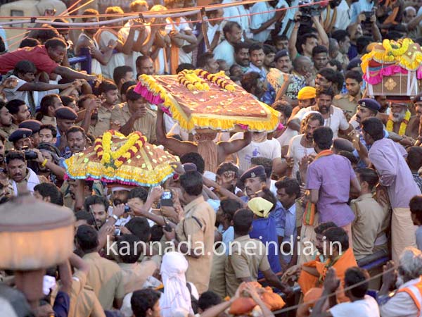 ಭಕ್ತರು ಕಠಿಣ ವ್ರತಾಚರಣೆ ನಡೆಸಬೇಕು