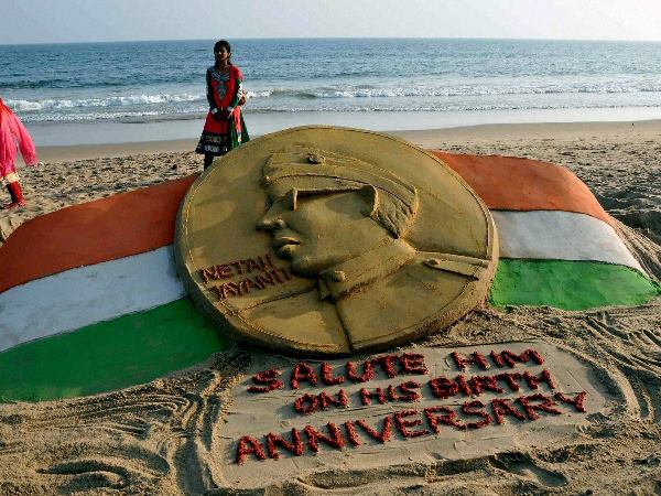 ಮರಳು ಶಿಲ್ಪಿಯಿಂದ ನೇತಾಜಿಗೆ ನಮನ
