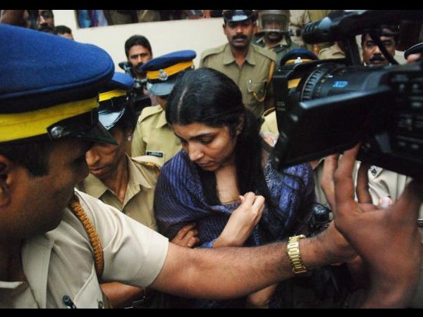 ತಪ್ಪಿಸಿಕೊಂಡ ಸಿಎಂ ಉಮ್ಮನ್ ಚಾಂಡಿ