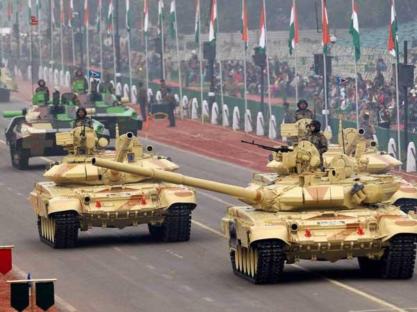 ಪಥ ಸಂಚಲನದಲ್ಲಿ ಪಾಲ್ಗೊಂಡಿರುವ ಟ್ಯಾಂಕರ್