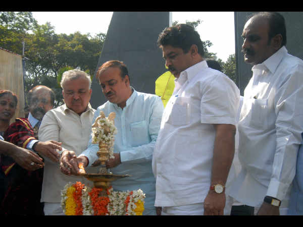 ಕಾಂಗ್ರೆಸ್ ಸರ್ಕಾರ ಒತ್ತಾಯಿಸಬೇಕು