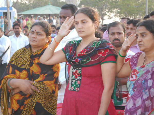 ಬಂಡೆ ಕುಟುಂಬಕ್ಕೆ ಪರಿಹಾರ ವಿತರಣೆ