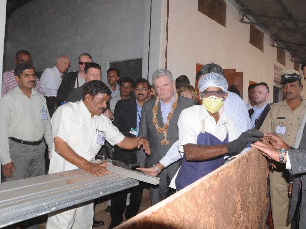 ಶಾಲಾ ಮಕ್ಕಳೊಂದಿಗೆ ಫೋಟೋ ಶೂಟ್