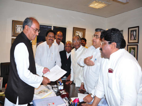 ಹಿರಿಯರಿಗೆ ಮಣೆ ಹಾಕುತ್ತಿಲ್ಲ