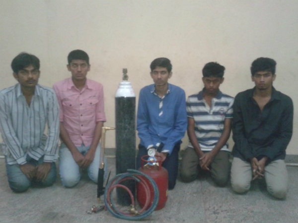 ಕಳ್ಳತನಕ್ಕೆ ಹೊಂಚು ಹಾಕುತ್ತಿದ್ದವರ ಬಂಧನ