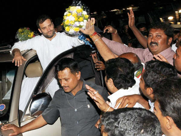 ಮೈಸೂರು ತಲುಪುವಾಗ ರಾತ್ರಿಯಾಗಿತ್ತು